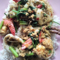 ้่ข้าวผัดผงกระหรี่ทะเล