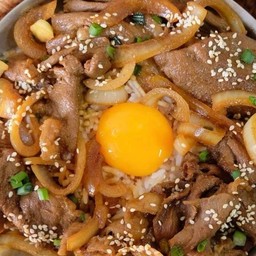 ข้าวหน้าหมูผัดซอสเทอริยากิ