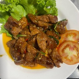 กระเพราแหนม