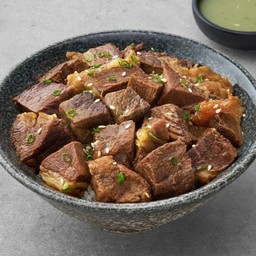 ข้าวหน้าเอ็นเนื้อตุ๋น