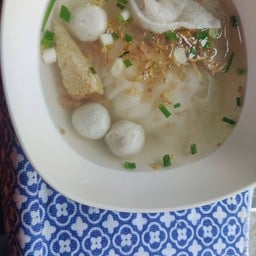 เส้นใหญ่