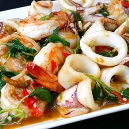 ผัดกะเพราทะเล(กับข้าว)