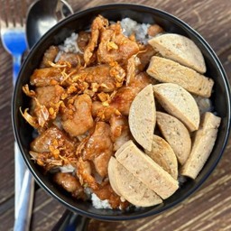 ข้าวหมูกระเทียม-หมูยอทอด