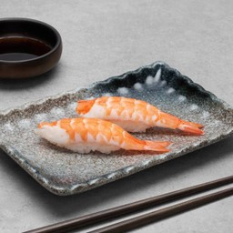 ซูชิกุ้ง (2 คำ)