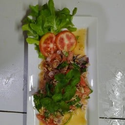 ยำแซลมอน