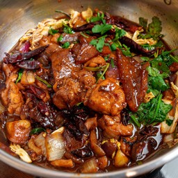 ไก่ผัดซอสฮ่องกง สำหรับ 2 ท่าน (กับข้าว)