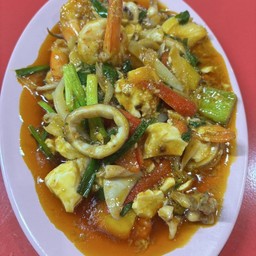 กุ้งหมึกผัดไข่เค็ม