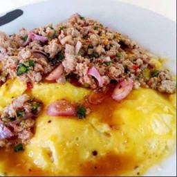 ข้าวไข่ข้นลาบหมู