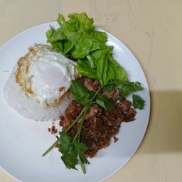 หมูกระเทียมไข่ดาว