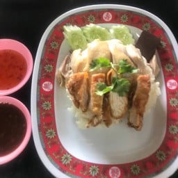 ร้านข้าวมันไก่ผู้การ สาขา 2 แยกไฟแดงศูนย์ราชการปราจีนบุรี