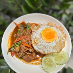 พริกแกงหมูตุ๋นราดข้าว