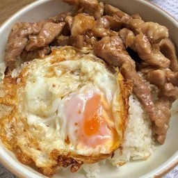 ข้าวหมูน้ำมันหอย