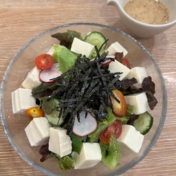 สลัดเต้าหู้เย็น