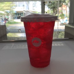 แดงมะนาวโซดาเย็น