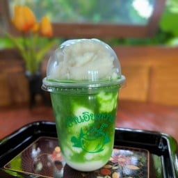 น้ำมะพร้าวปั่นนมสด ชาเขียว