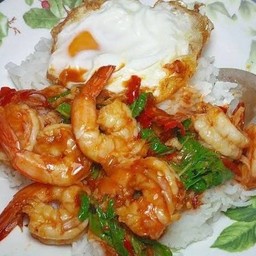 ข้าวกะเพรากุ้ง