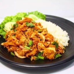 ข้าวลาบแซ่บอกไก่ทอด