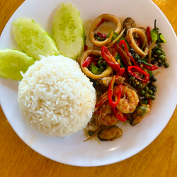 ข้าวผัดฉ่าทะเล