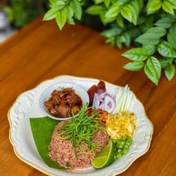 ข้าวคลุกกะปิ หมูหวาน หรือ กุ้งฝอยหวาน