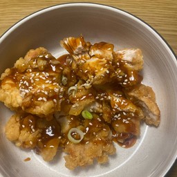 อกไก่ทอดซอสกระเทียม