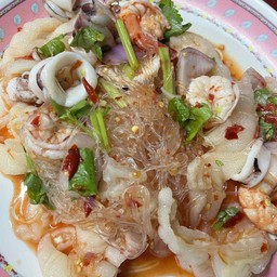 ยำวุ่นเส้นรวมมิตรทะเล