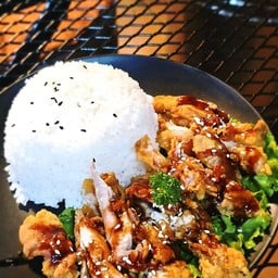 ข้าวไก่ทอดซอสเกาหลี