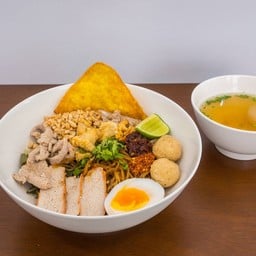 ก๋วยเตี๋ยวต้มยำแห้ง