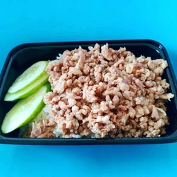 ข้าวหมูสับกระเทียมพริกไทย