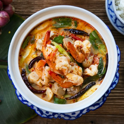 ต้มยำกุ้ง/Spicy and sour soup with shrimps