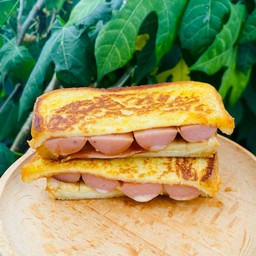 [อร่อยซ่ากับโค้ก] ไส้กรอกชีส +  โค้ก ออริจินัล (กระป๋อง)