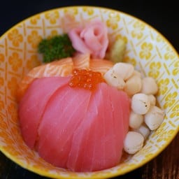 ข้าวหน้าซาชิมิรวม