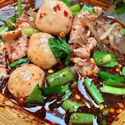 ก๋วยเตี๋ยวหมูน้ำตก เส้นหมี่/เส้นเล็ก/เส้นใหญ่/บะหมี่