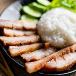 ข้าวคอหมูอบโอ่ง