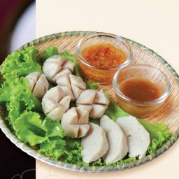 ลูกชิ้นหมูลวกจิ้มใหญ่