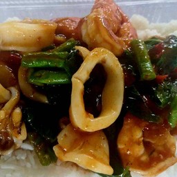 ผัดพริกแกงทะเล