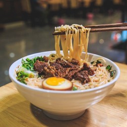 บะหมี่หม่าล่า+เนื้อวัวน่องลายตุ๋น