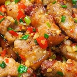 สามชั้นคั่วเกลือ