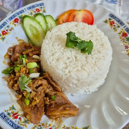 ข้าวราดทอดกระเทียม