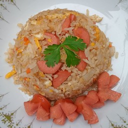 ข้าวผัดไส้กรอกหมู