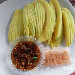 มะม่วงมันสามรส+น้ำปลาหวาน