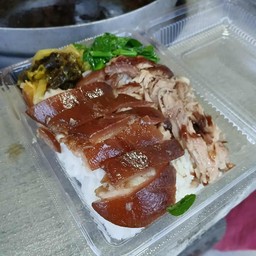นายไชยวัฒน์ข้าวขาหมู