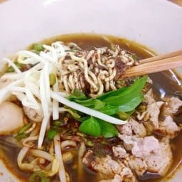ก๋วยเตี๋ยว บิ๊กบอล (โกเด้ง โฮเด้ง) นาเกลือ 18