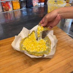 โรตีหนานุ่มข้าวโพดชีส