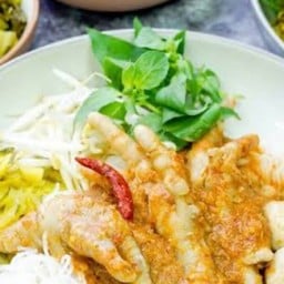 ก๋วยเตี๋ยวริมคลอง ตลาดจาดทอง(สุขสวัสดิ์100)