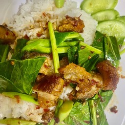 คะน้าหมูกรอบ