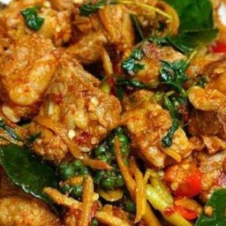 ผัดเผ็ดกระดูกอ่อนหมู