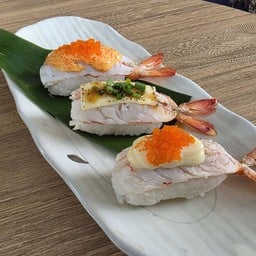 ST04 Ebi Sushi 3 pcs. l กุ้ง สามสหาย  3 คำ