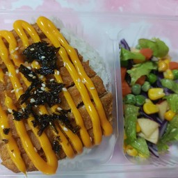 ข้าวไก่กรอบ+สลัด
