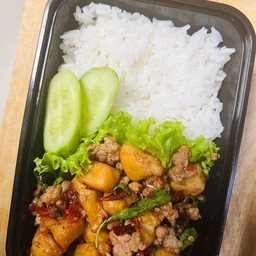 กะเพราเต้าหู้หมูสับ