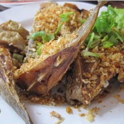 เชิงปลากราย ทอดกระเทียม